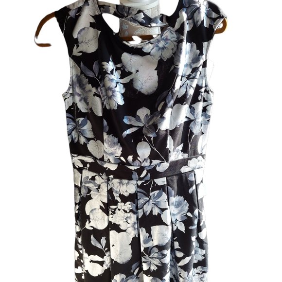 B. Smart Sleeveless Black Dress with Silver Flowers Junior's Size 9 - Picture 1 of 5